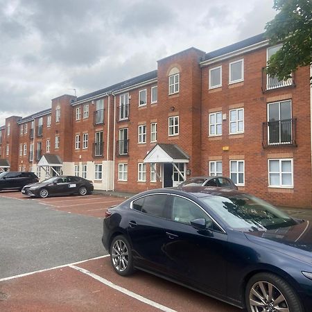 Lovely 2 Dbl Bed Apartment Near Heaton Park And North Manchester Hospital With Parking Esterno foto