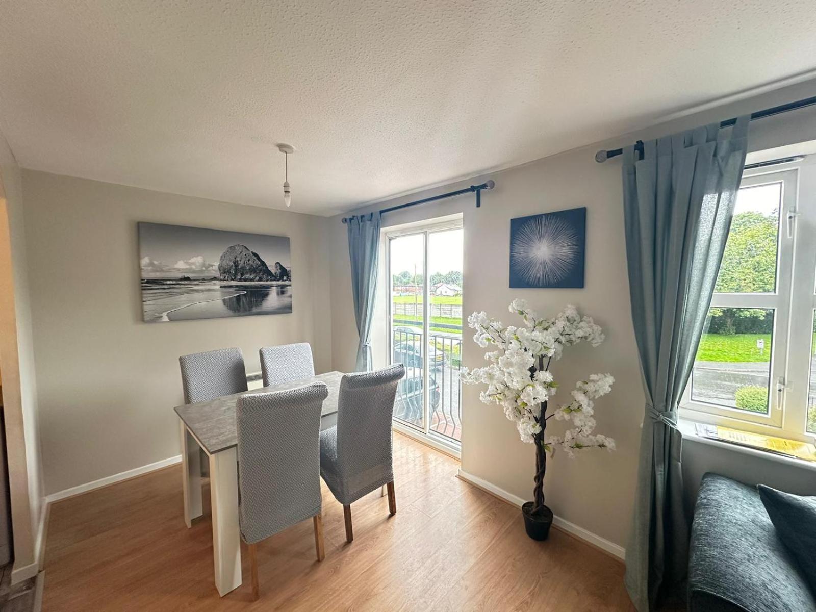 Lovely 2 Dbl Bed Apartment Near Heaton Park And North Manchester Hospital With Parking Esterno foto
